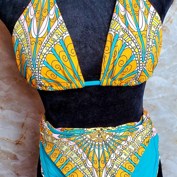 Women's multi color Bikini set Size Large - Picture 4 of 8